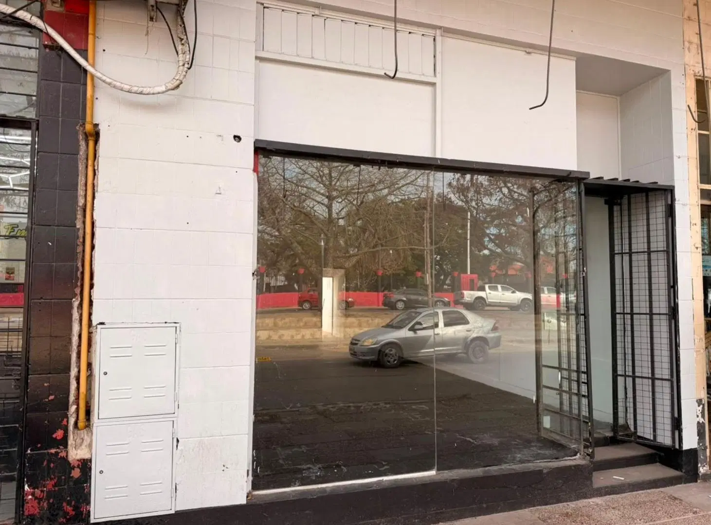 ALQUILER LOCAL COMERCIAL EN AVENIDA 7