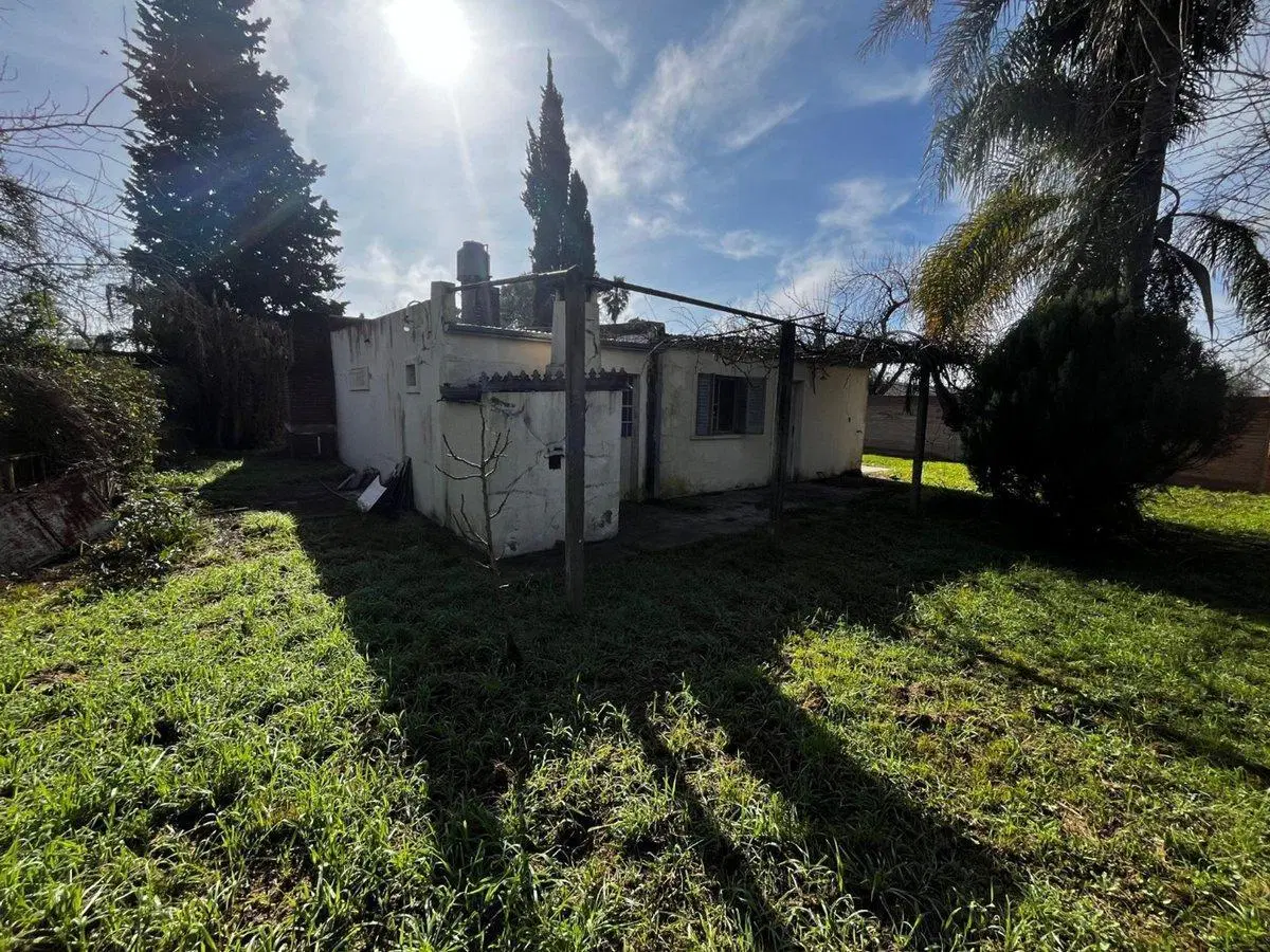 SE VENDE CASA SOBRE 2 LOTES EN SAUCE VIEJO 3