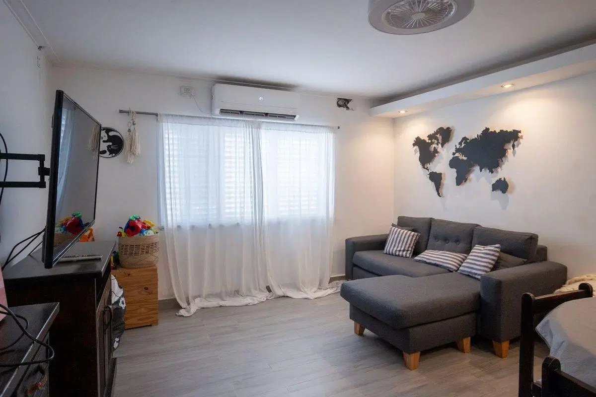 CASA DE 3 DORM. QUINCHO Y COCHERA EN VENTA 5