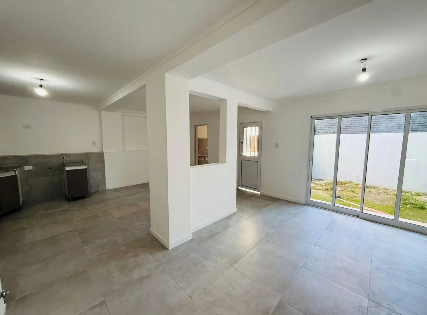 CASA EN PLANTA BAJA, 2 DORMITORIOS Y COCHERA 2