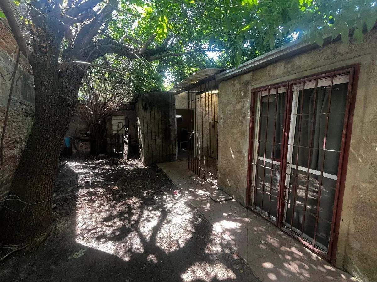 SE VENDE CASA 2 DORM Y PATIO NORTE DE SANTA FE 8