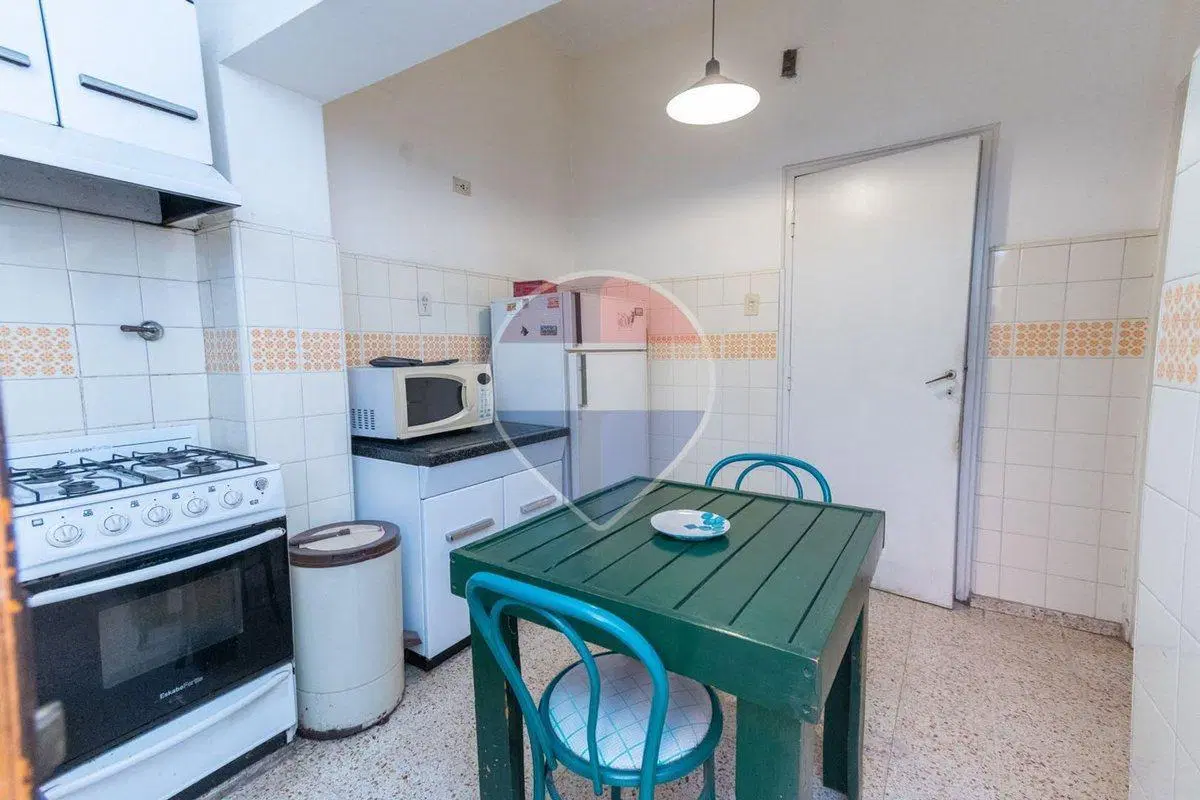 Casa en venta 3 dorm, patio y cochera en B°Constit 4