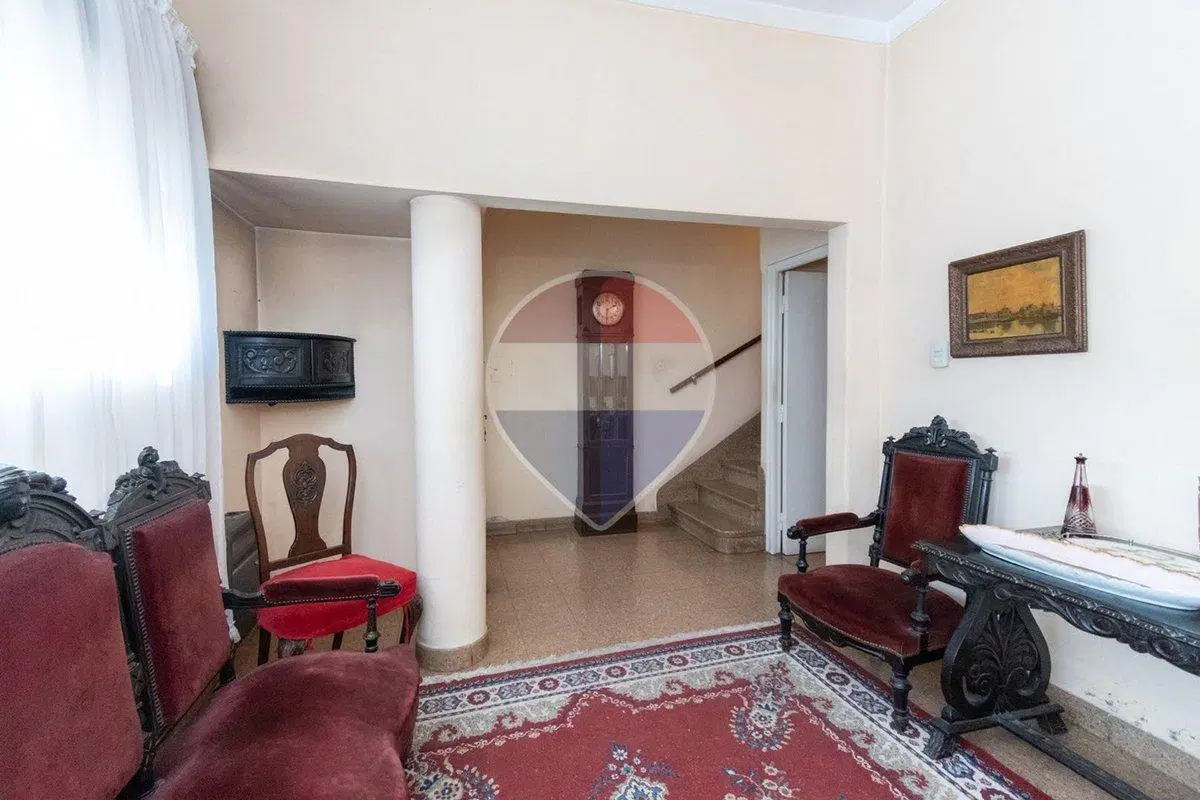 Casa en venta 3 dorm, patio y cochera en B°Constit 2