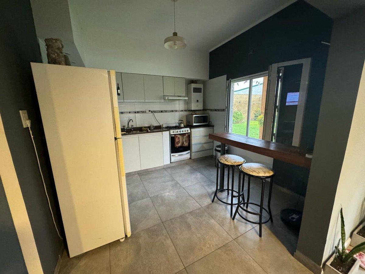 Foto de HERMOSA CASA EN VENTA ( PAVON 2068 ), imagen 2