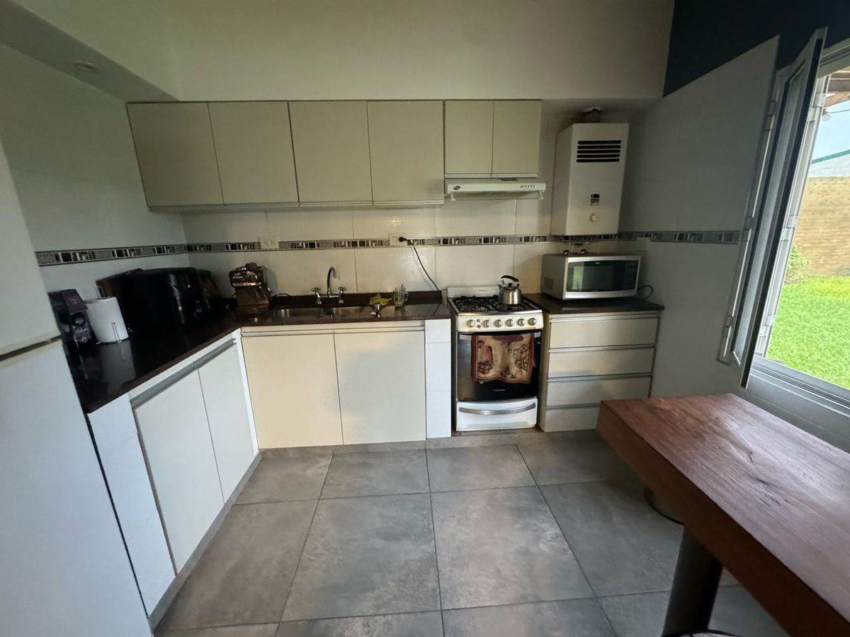 Foto de HERMOSA CASA EN VENTA ( PAVON 2068 ), imagen 4