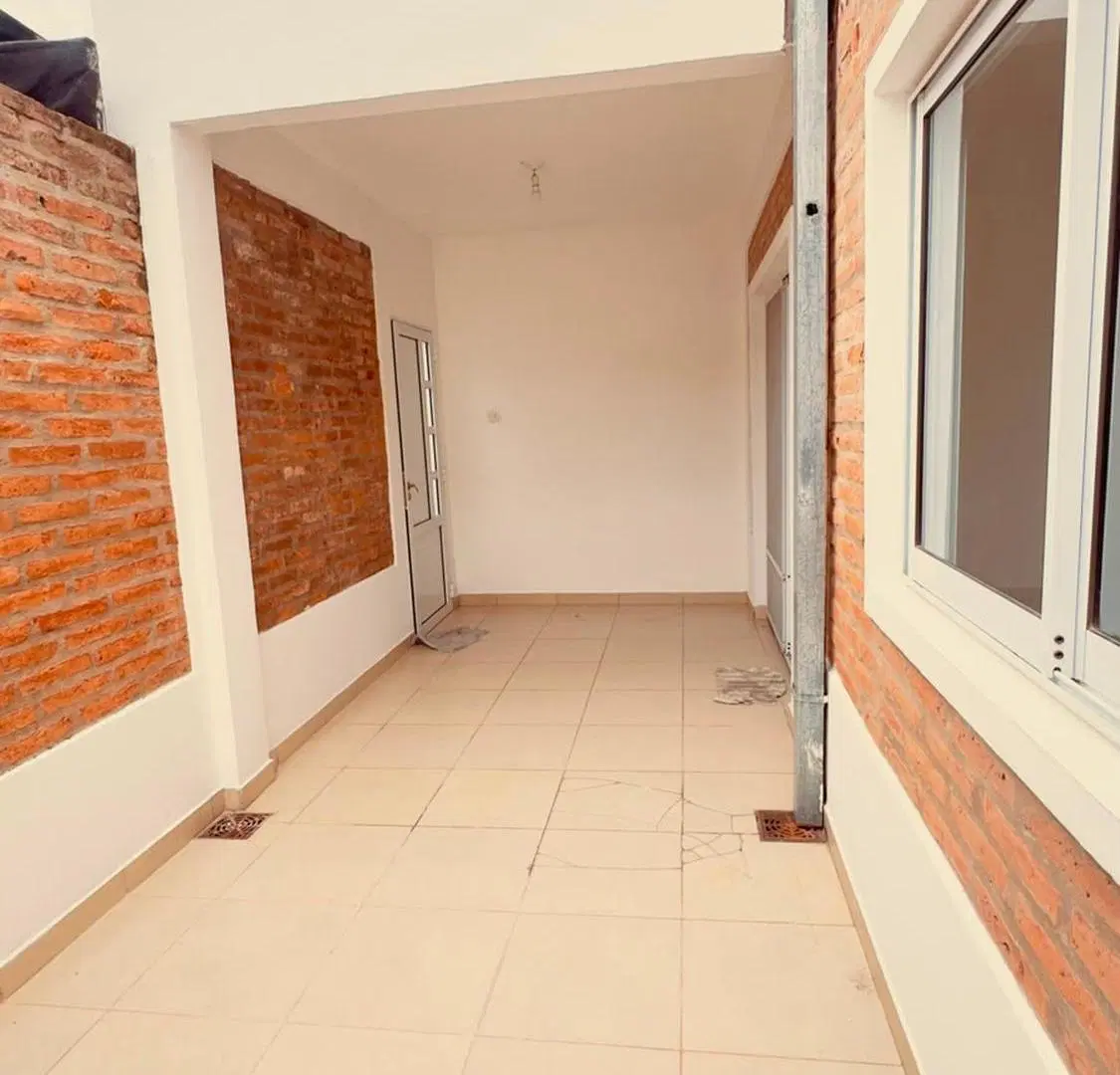 Se alquila departamento 1 dormitorio mas cochera 8