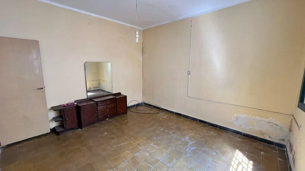 SE VENDEN 2 DPTOS INTERNOS A REFACCIONAR 2