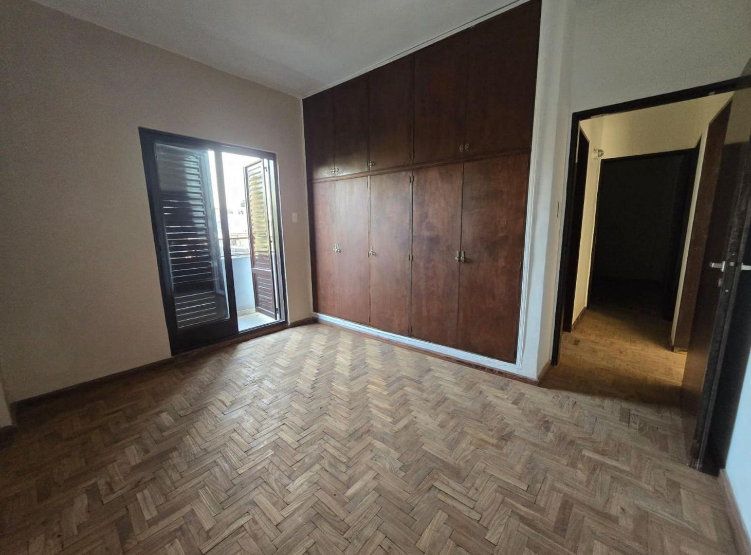 Foto de Alquiler departamento 3 dormitorios zona centro., imagen 2