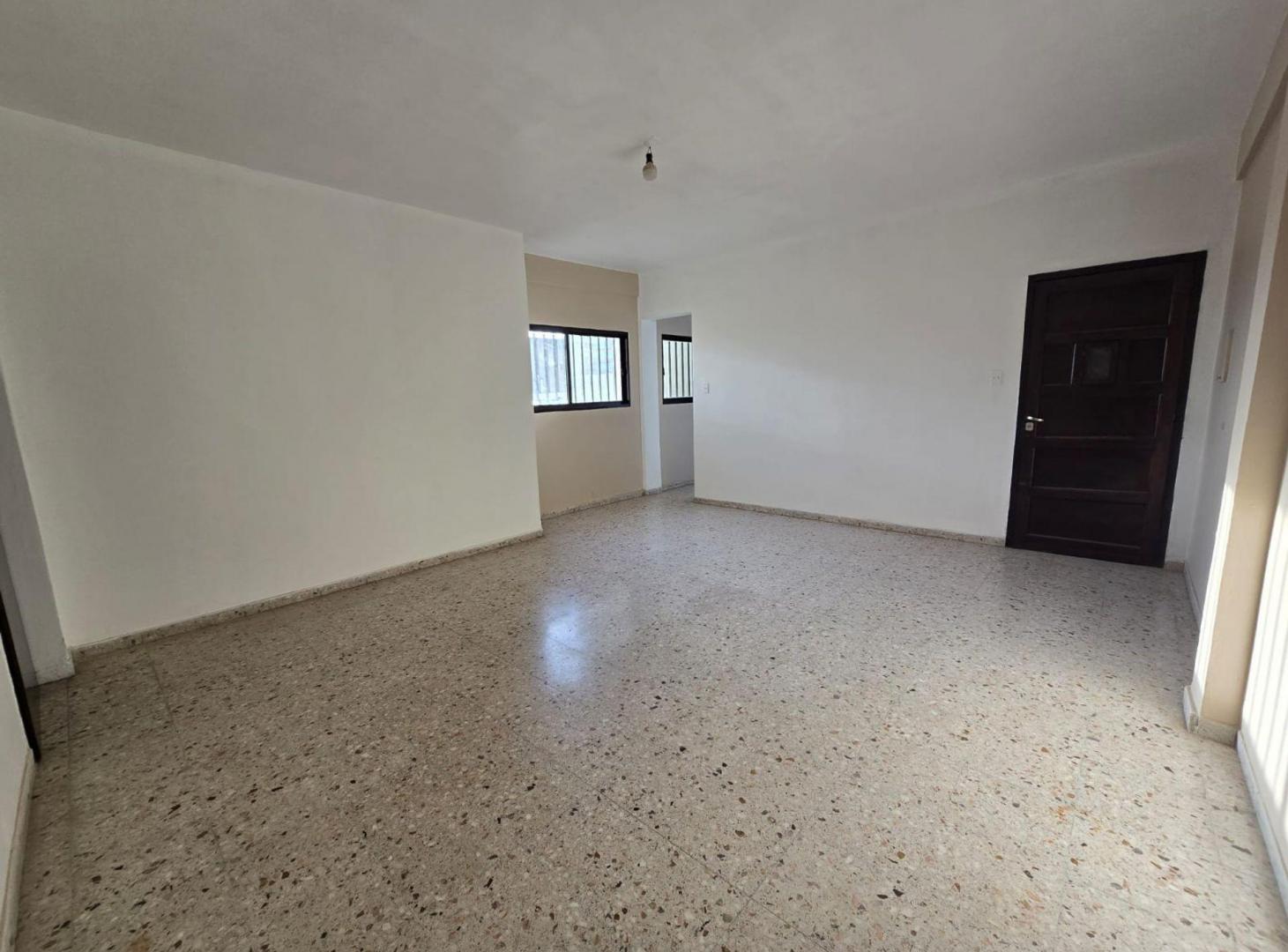Foto de Alquiler departamento 3 dormitorios zona centro., imagen 4