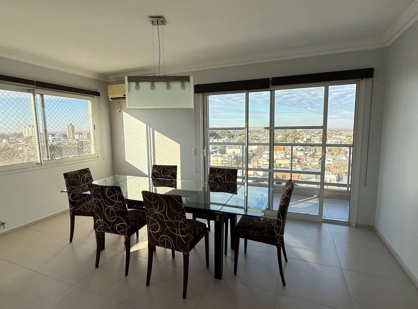 EXCLUSIVO SEMIPISO DE CATEGORÍA EN BARRIO SUR 3