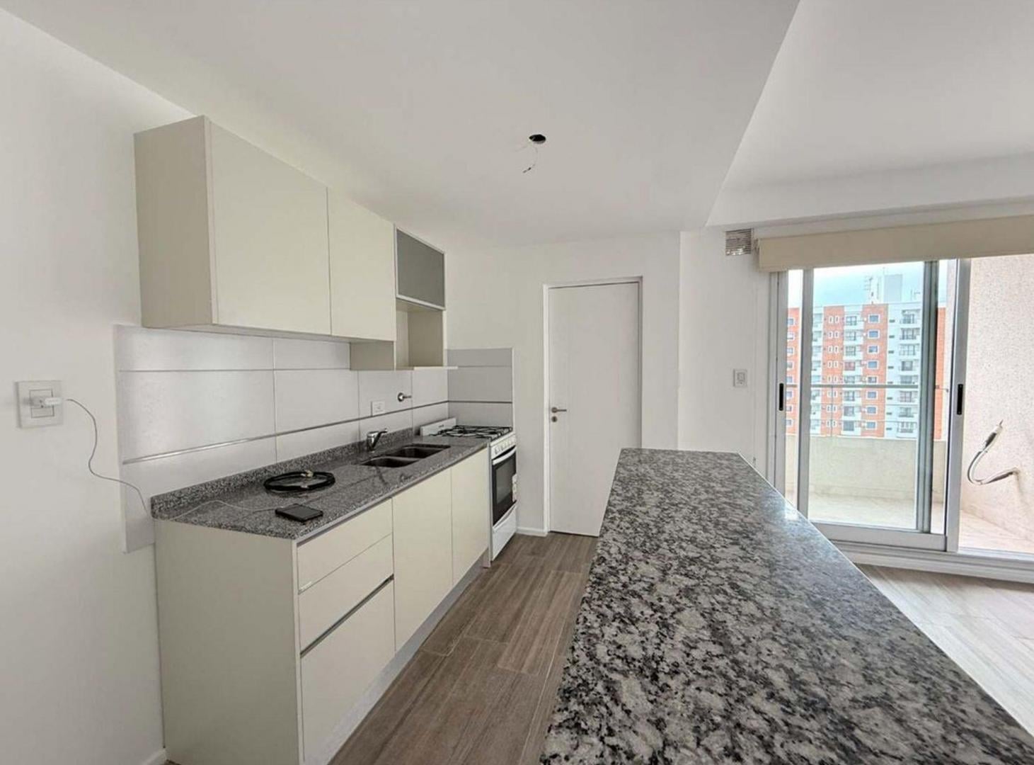 Foto de VENTA SEMI PISO 2 DORMITORIOS - TORRE ELE, imagen 3