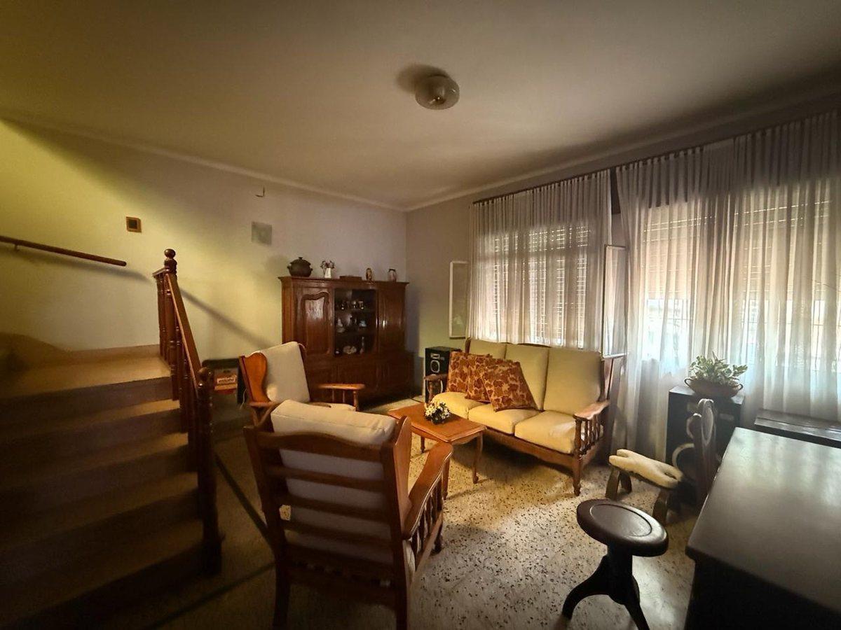 Foto de Casa amplia en esquina destacada B° Candioti, imagen 4