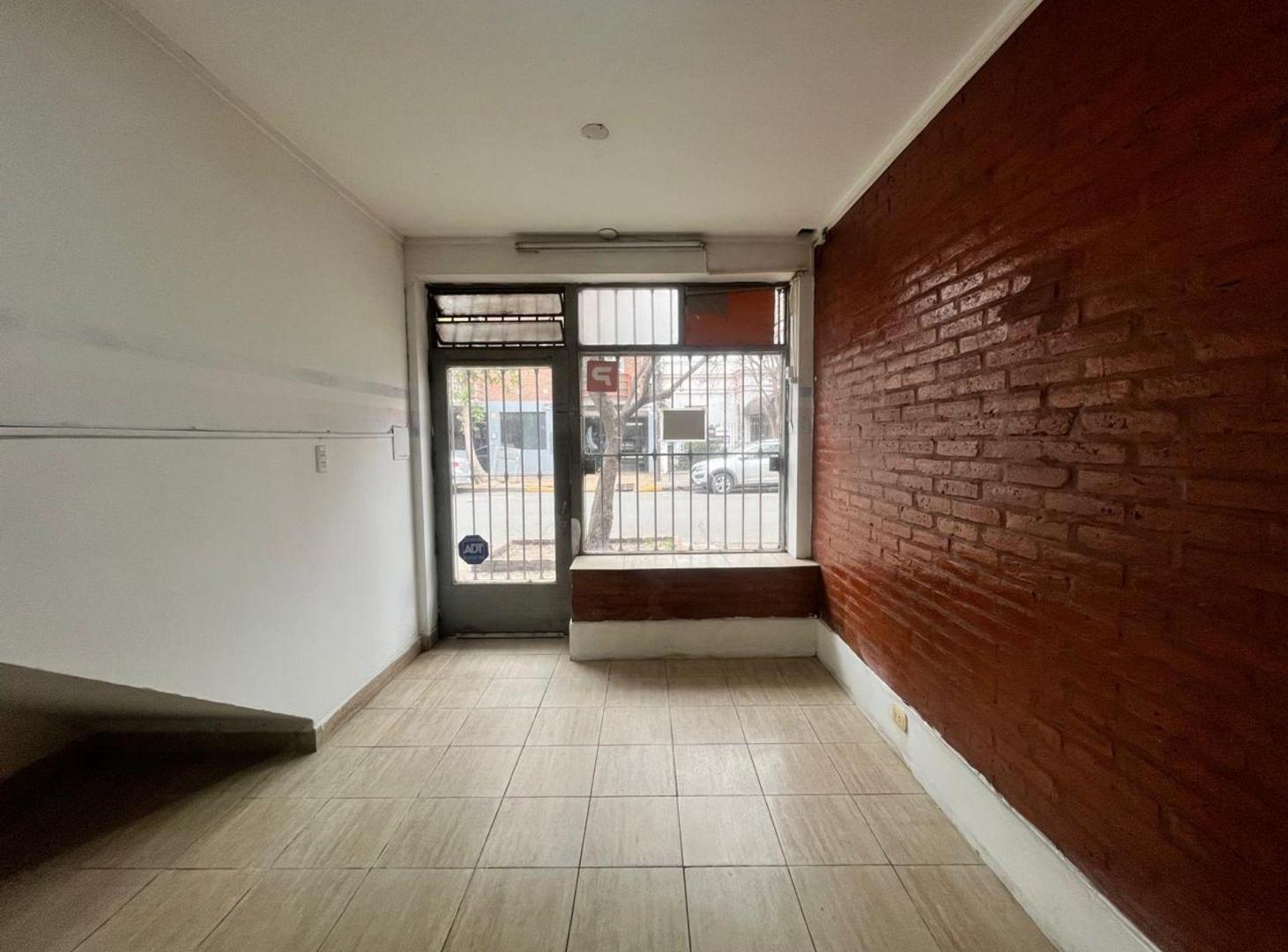 Foto de Se alquila local comercial a metros de Boulevard!, imagen 1