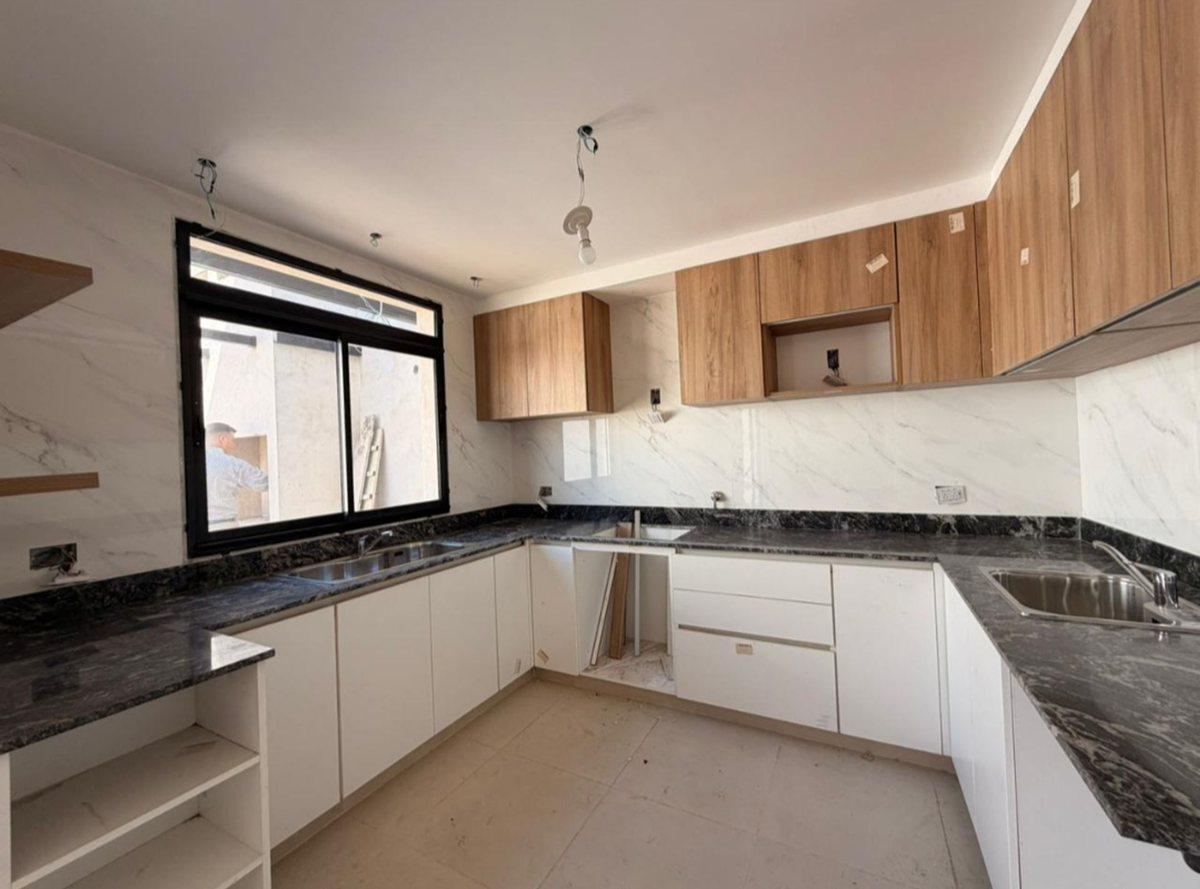 Foto de VENTA - CASA C/COCHERA EN COSTANERA, imagen 3