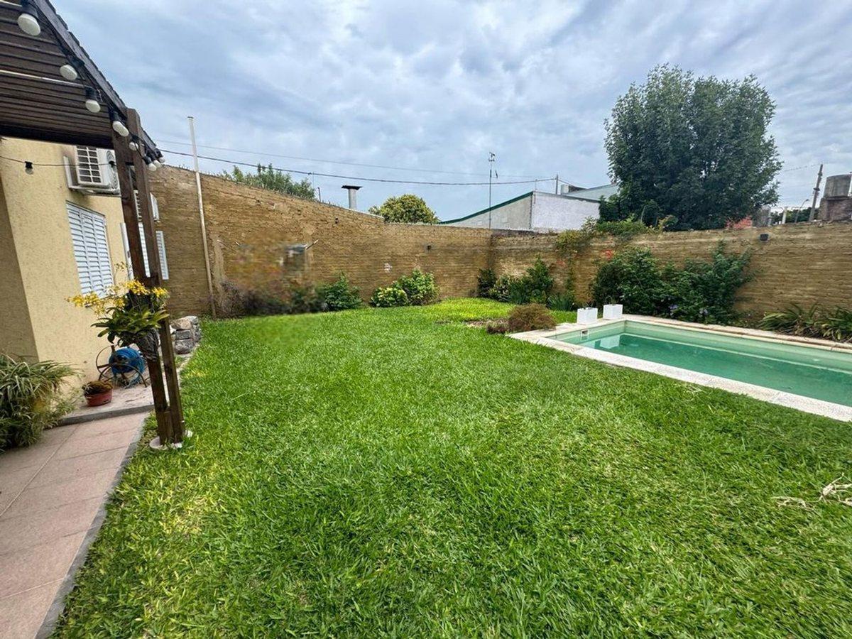 Foto de HERMOSA CASA EN VENTA ( PAVON 2068 ), imagen 4