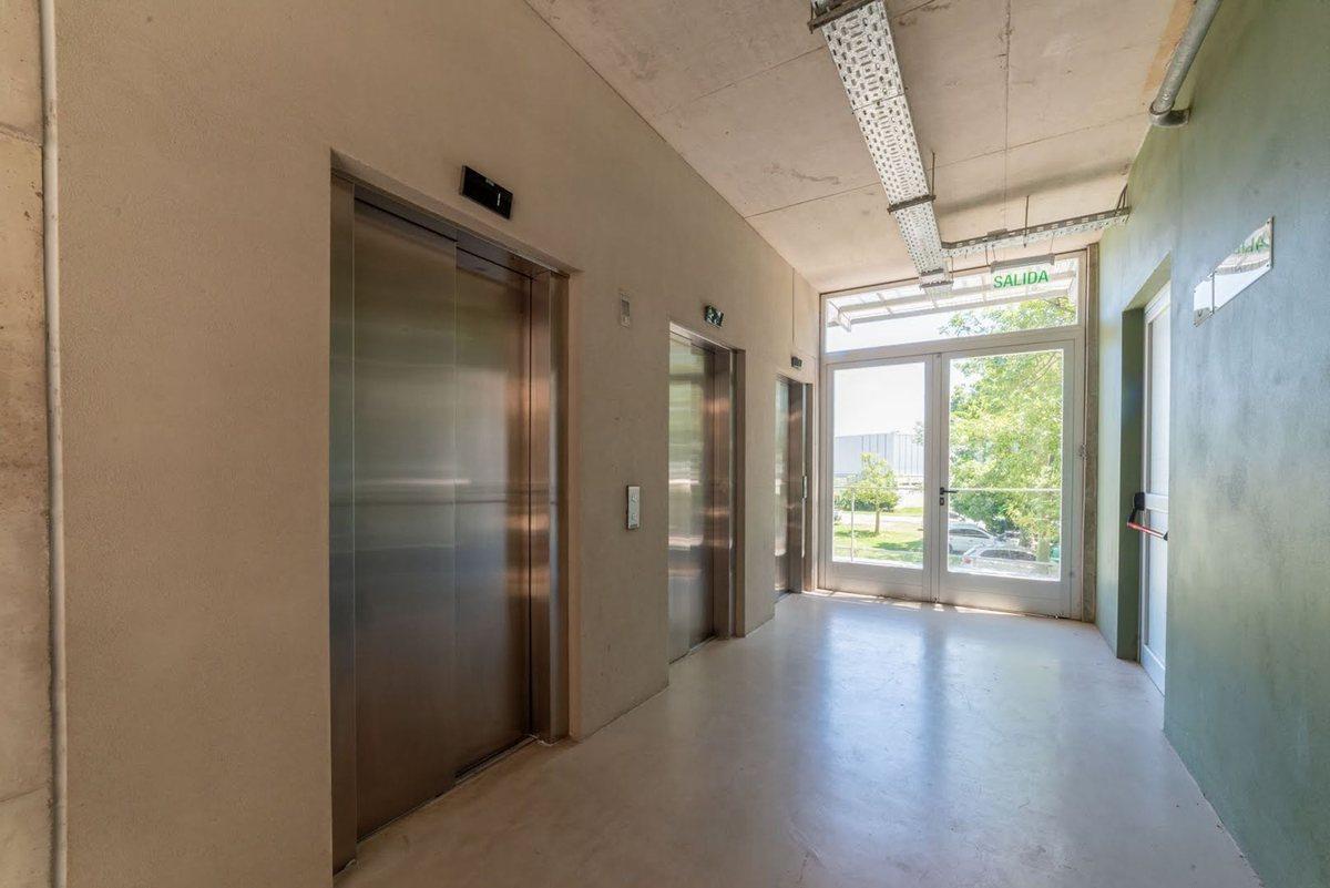 Foto de OFICINAS EN VENTA ETAPA II - RIO ARRIBA 2° PISO, imagen 4