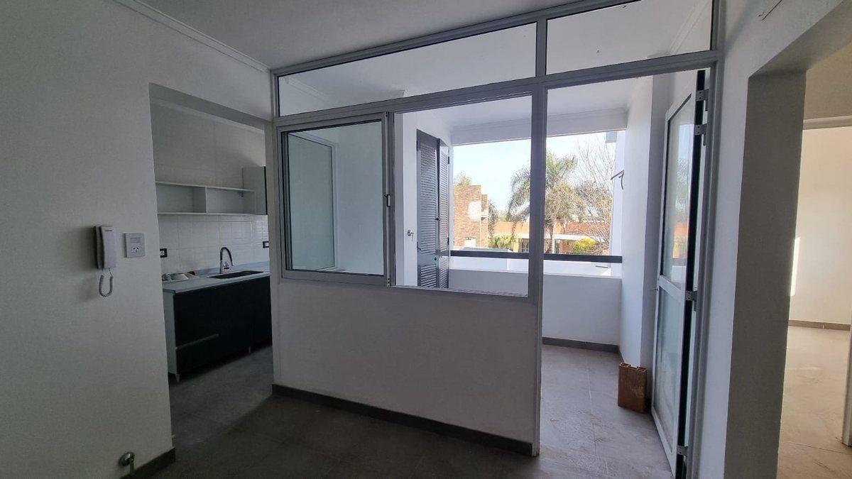 Foto de DEPARTAMENTO DE 2 DORMITORIOS CON COCHERA Y PATIO, imagen 1