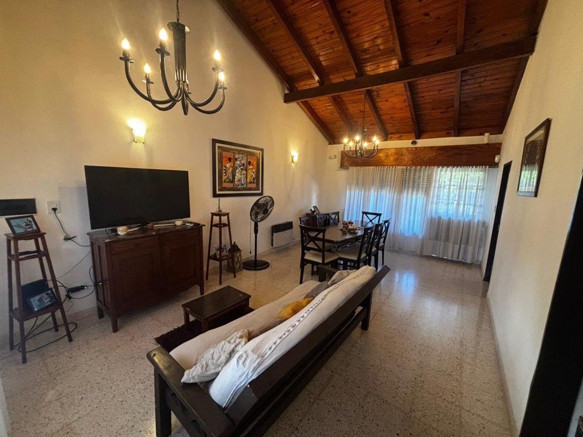 Foto de Se vende casa de tres dormitorios en Bº Judiciales, imagen 2