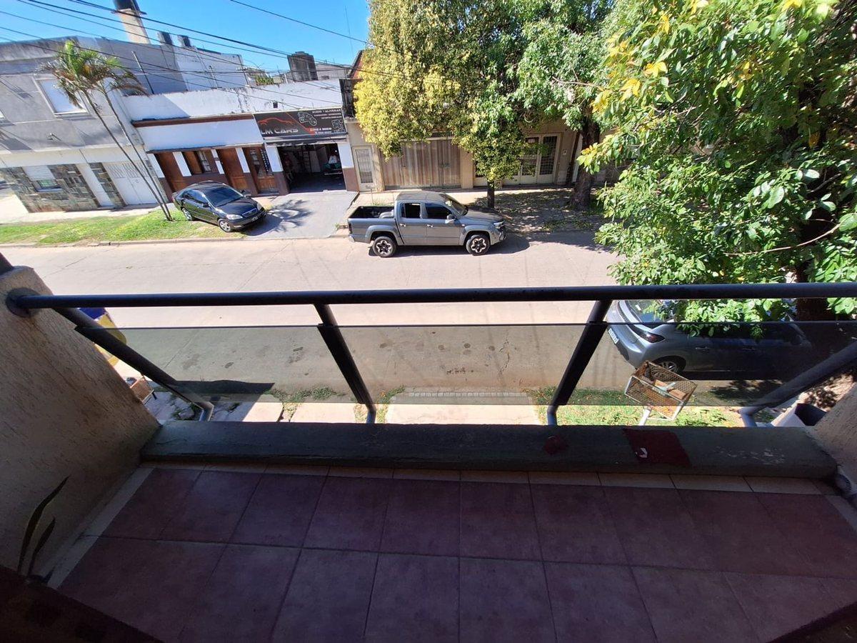 Foto de VENTA DE DESARROLLO 4 DEPTOS IDEAL P/INVERSIÓN, imagen 2