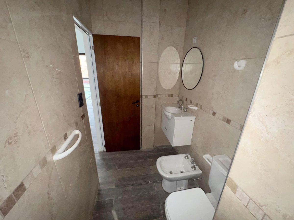 Foto de VENTA DEPARTAMENTO CON BALCÓN, imagen 4