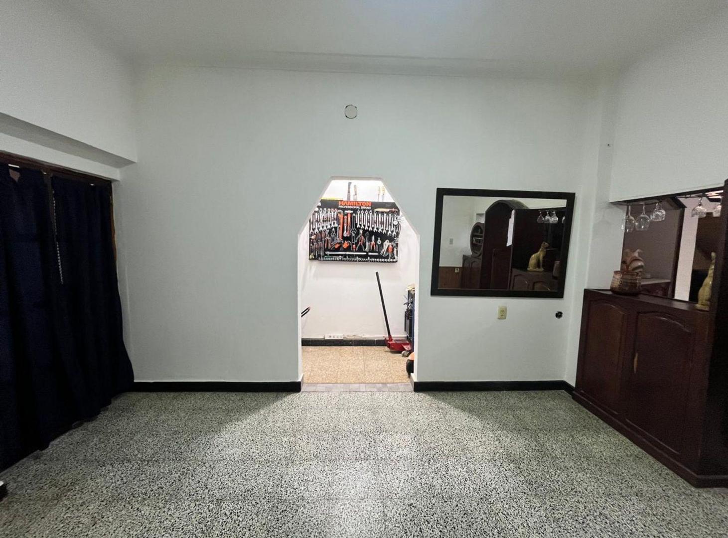 Foto de SE VENDE CASA /PLANTA ALTA/ LOCAL SOBRE AVENIDA, imagen 2