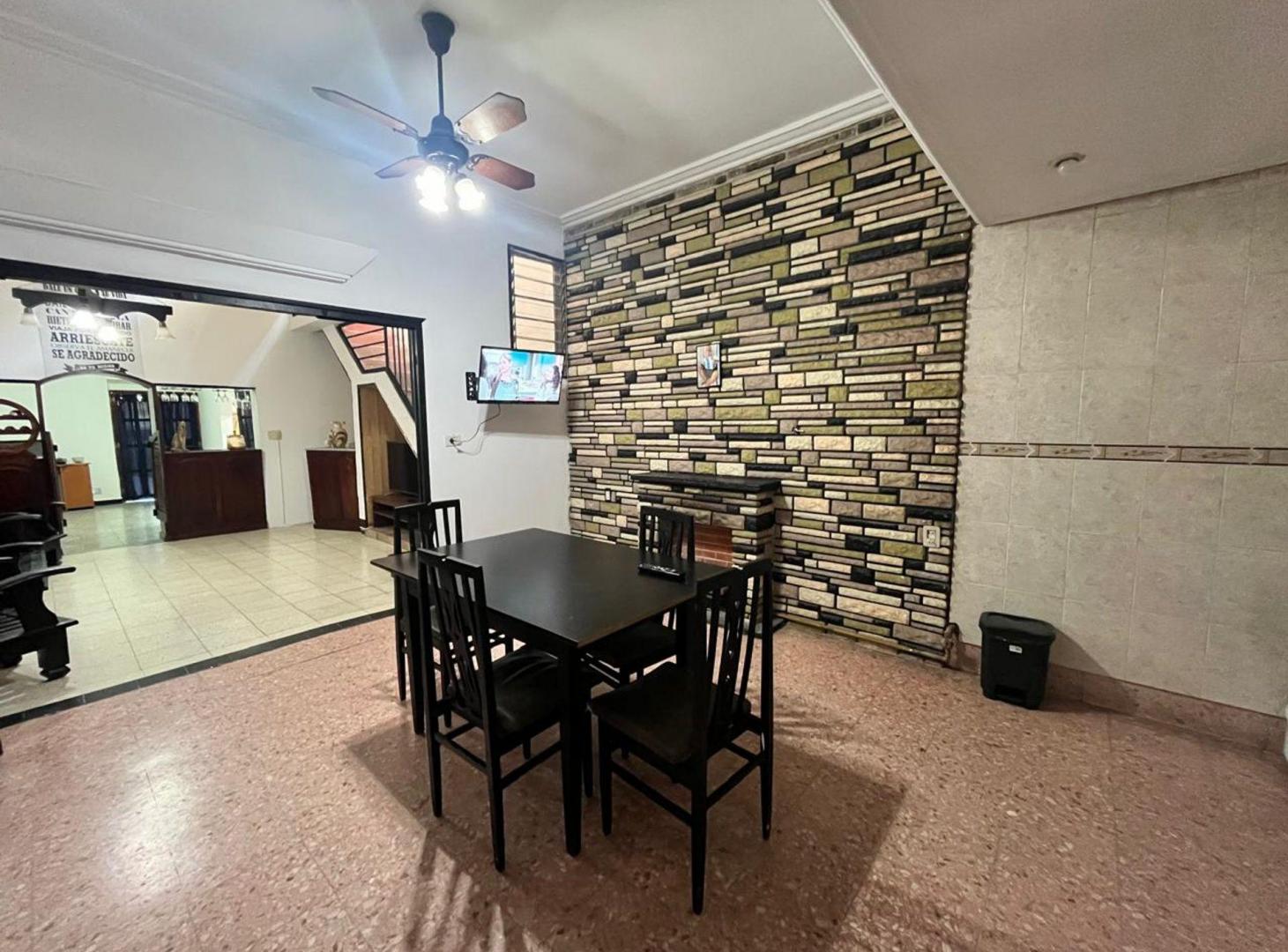 Foto de SE VENDE CASA /PLANTA ALTA/ LOCAL SOBRE AVENIDA, imagen 3