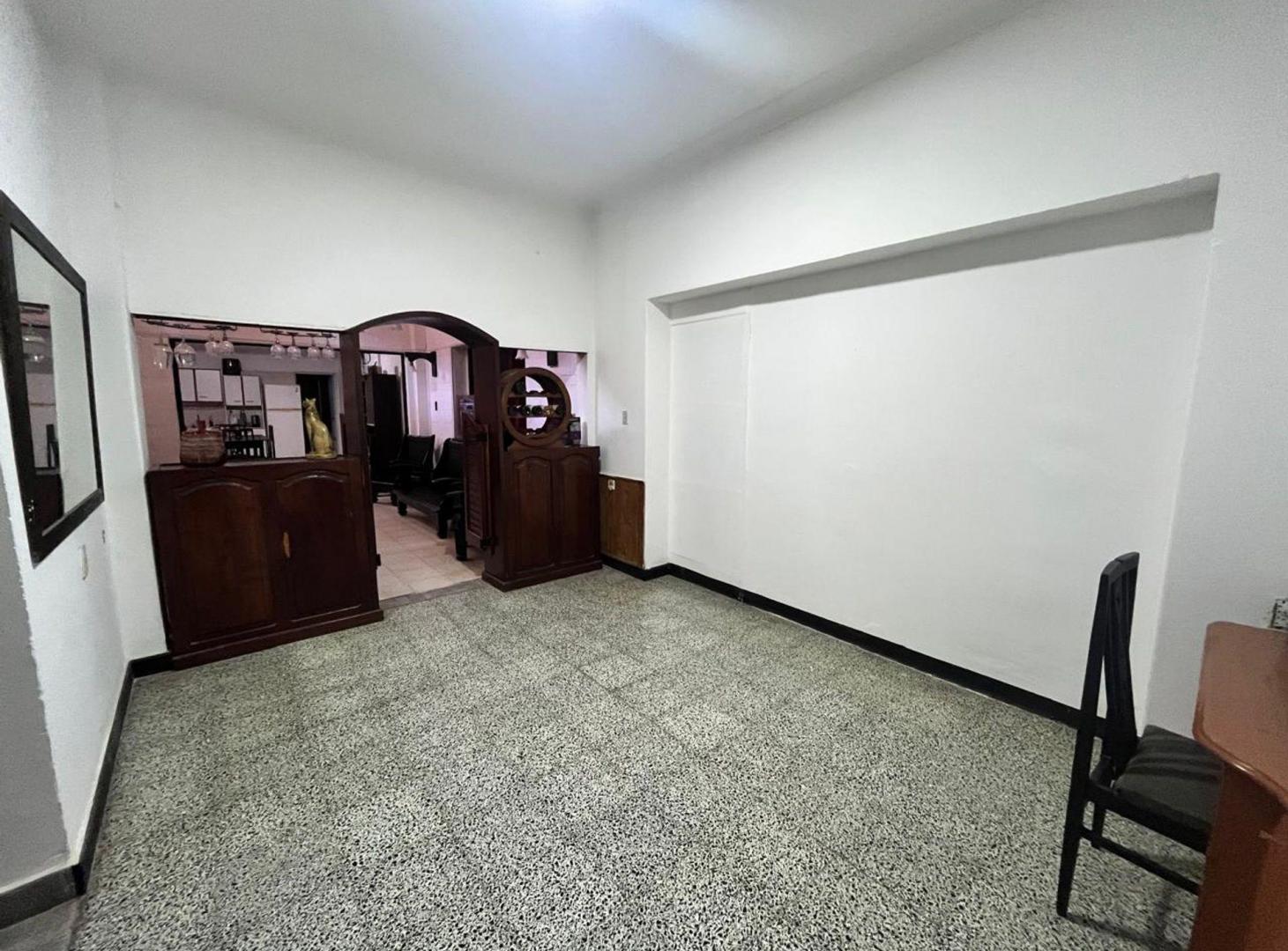 Foto de SE VENDE CASA /PLANTA ALTA/ LOCAL SOBRE AVENIDA, imagen 4