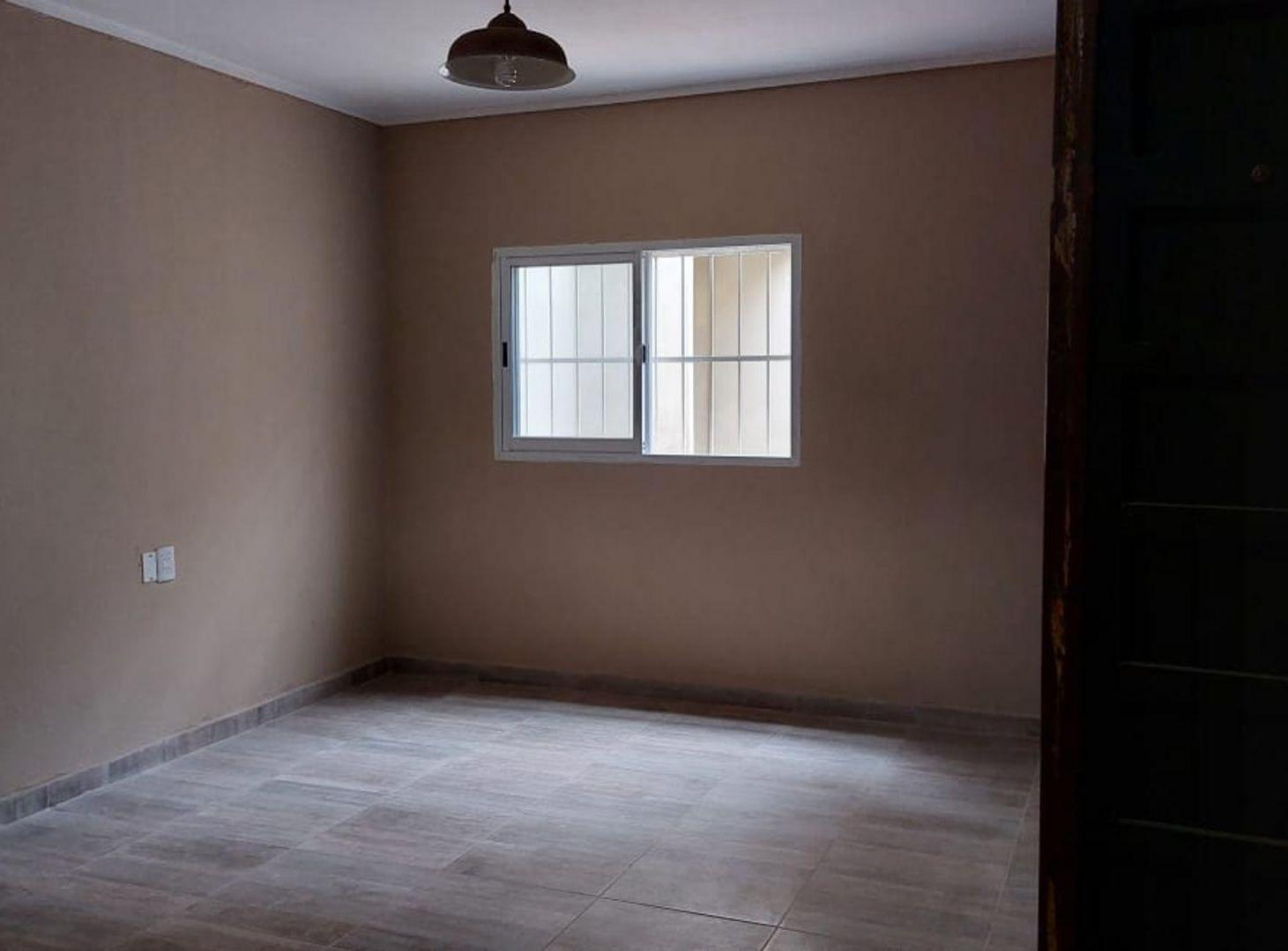 Foto de Oportunidad para inversores | Casa + 8 cocheras, imagen 3