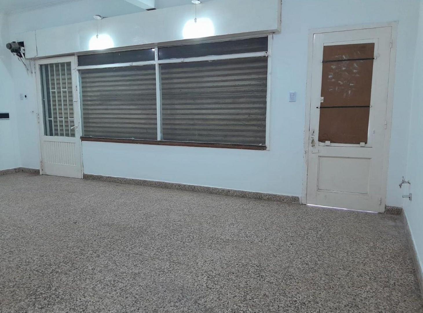 Foto de ¡ALQUILER DE LOCAL COMERCIAL EN AV. ZEBALLOS 3025!, imagen 2