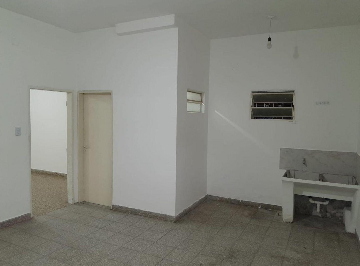 Foto de ¡ALQUILER DE LOCAL COMERCIAL EN AV. ZEBALLOS 3025!, imagen 4