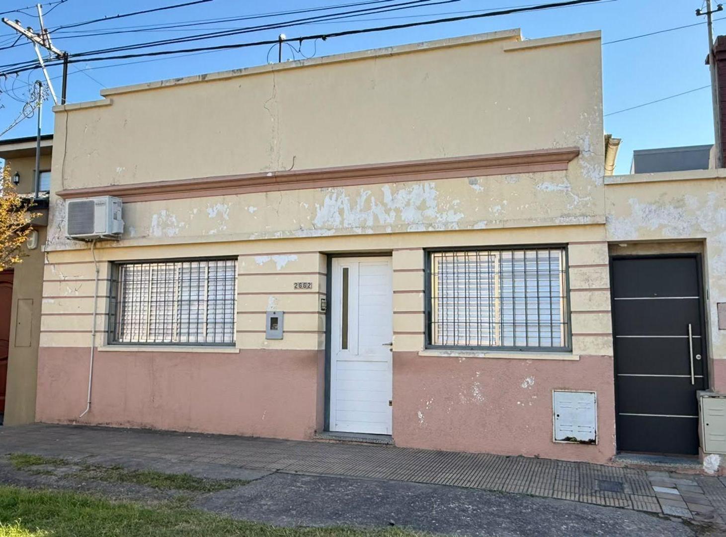Foto de CASA EN VENTA DE 2 DORM. EN BARRIO MAYORAZ, imagen 2