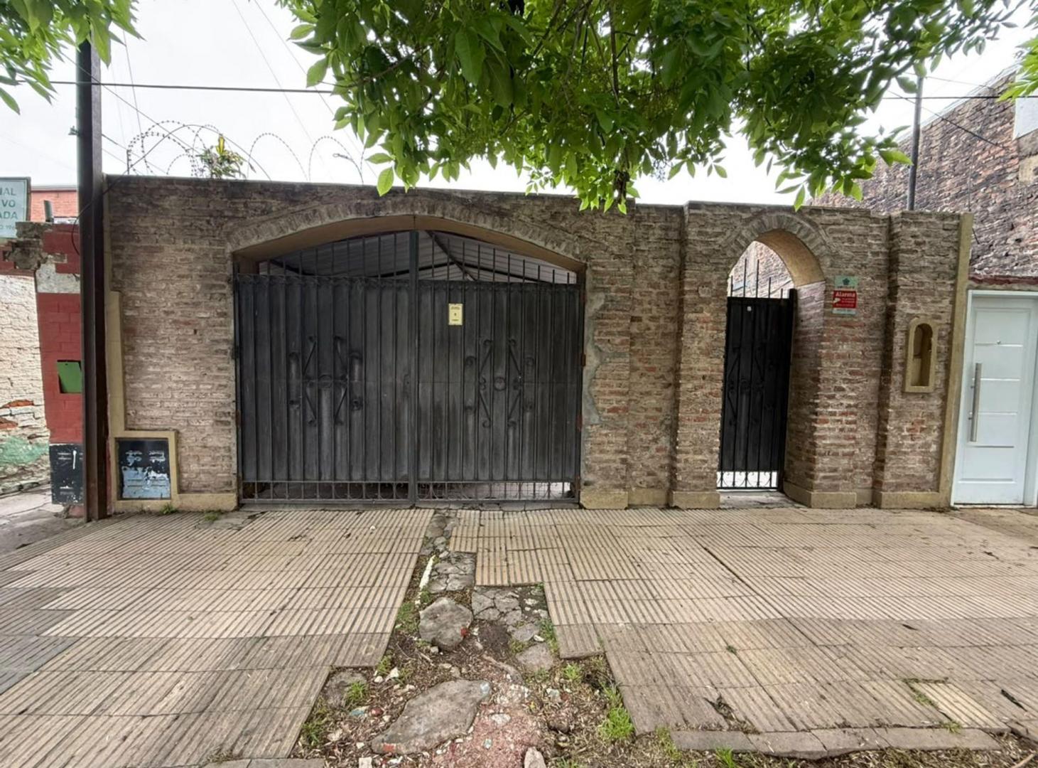 Foto de Se vende casa de 3 dormitorios y cochera., imagen 2