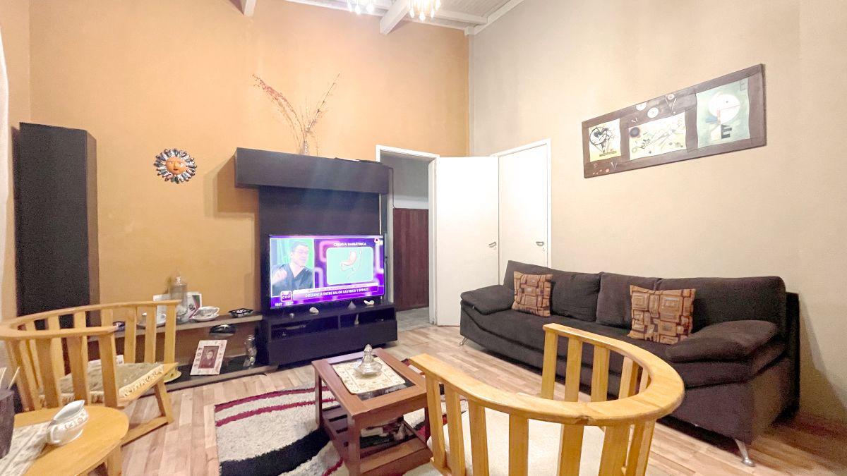 Foto de Casa 4 Ambientes Venta en Los Polvorines, imagen 2