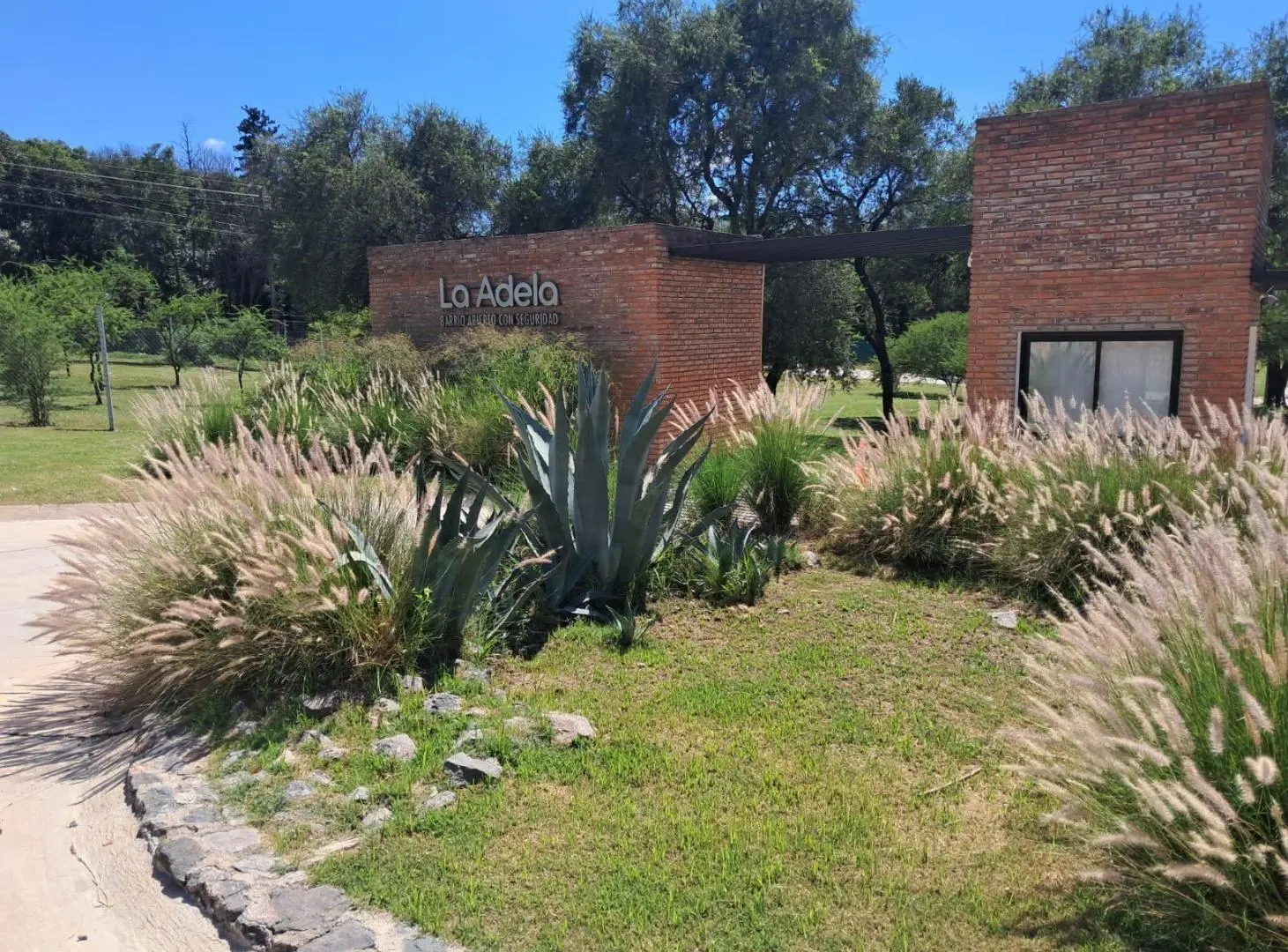 Terreno en venta en la Adela Unquillo 2