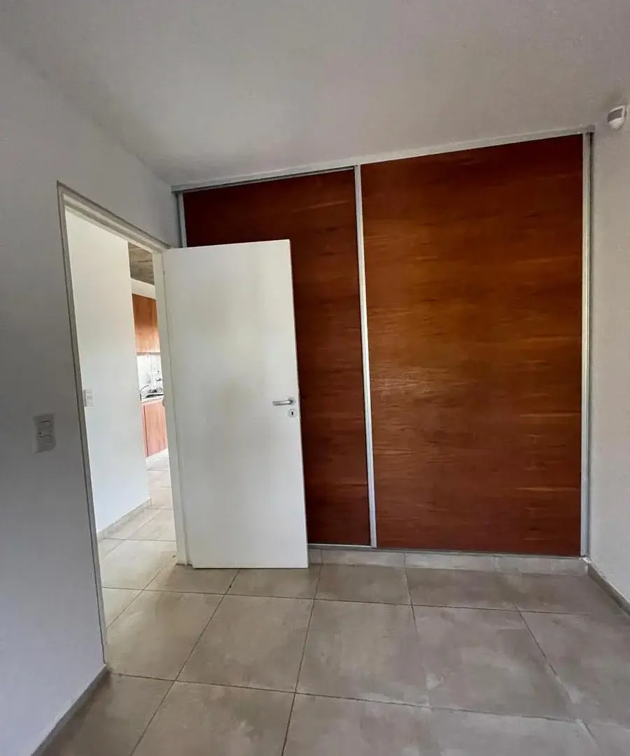 VENTA CASA DOS DORMITORIOS CON PILETA EN BARRIO NORTE 5