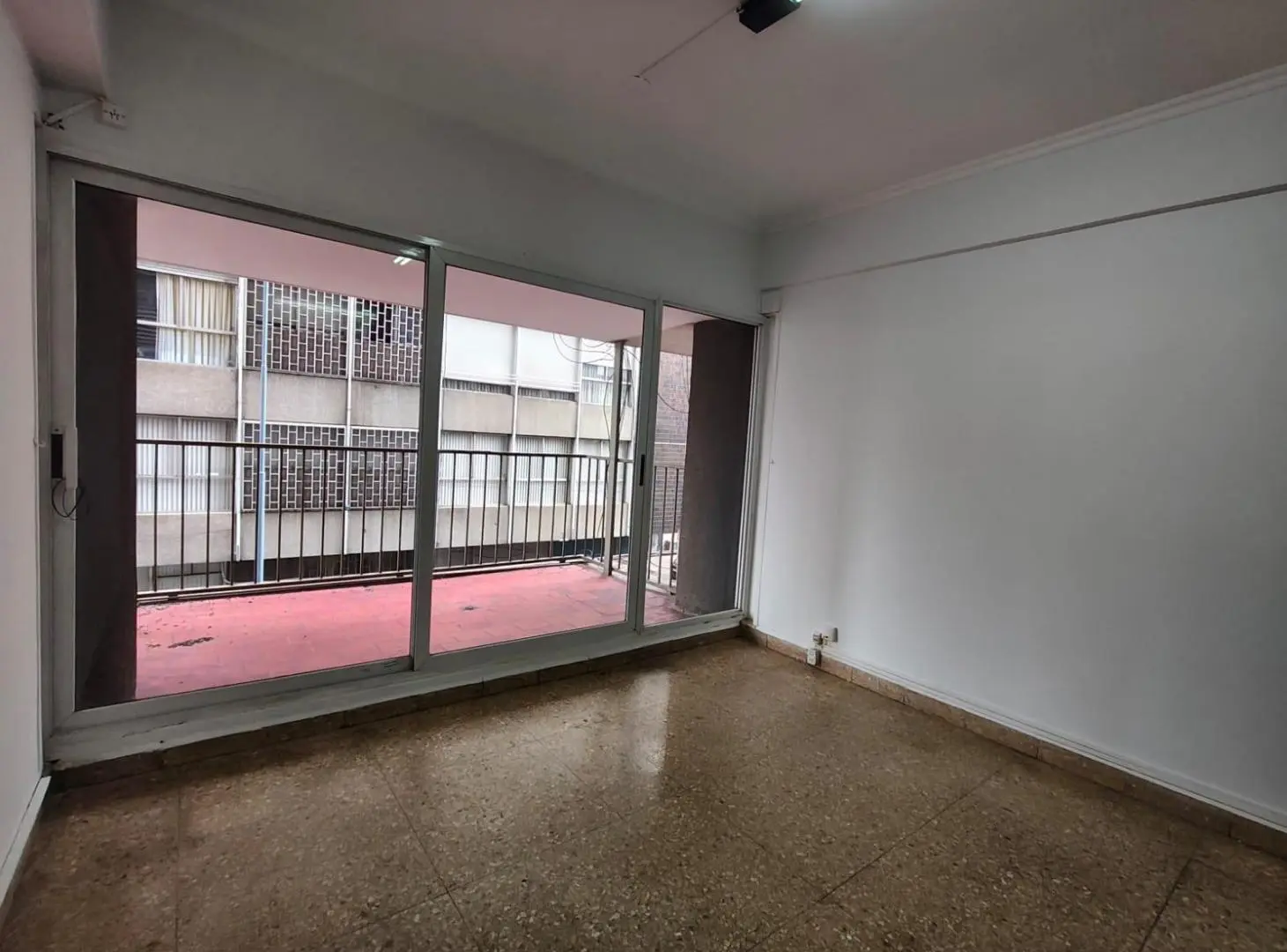 Oficina Comercial en venta o alquiler en Centro 5