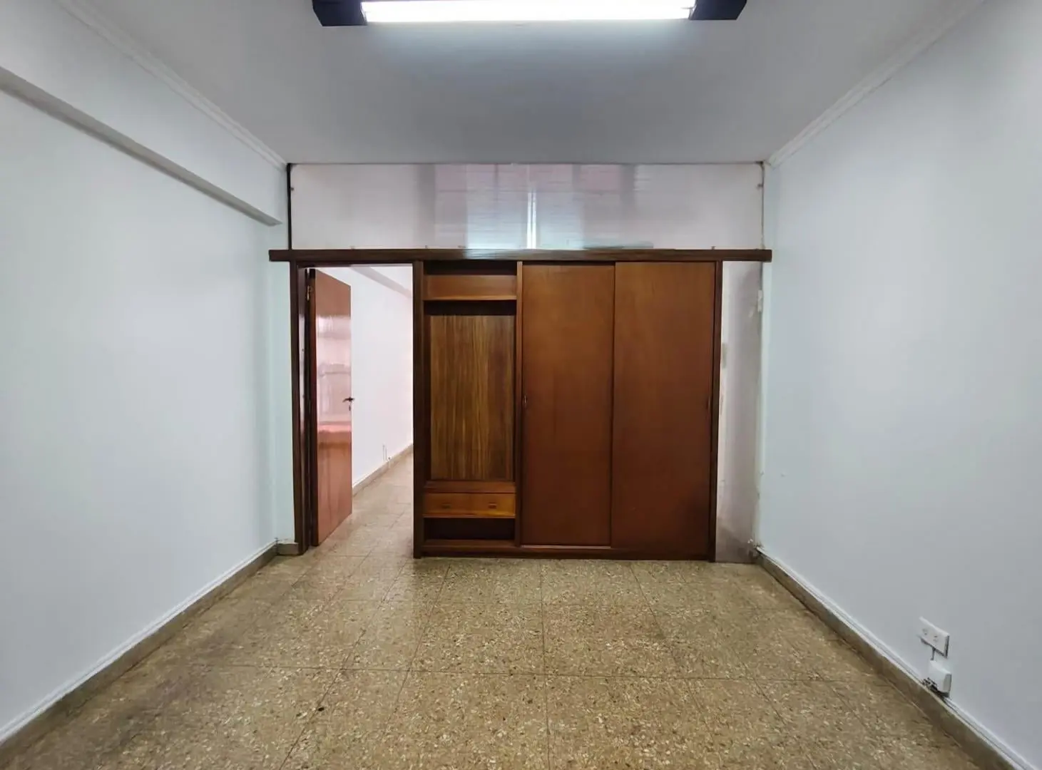 Oficina Comercial en venta o alquiler en Centro 2