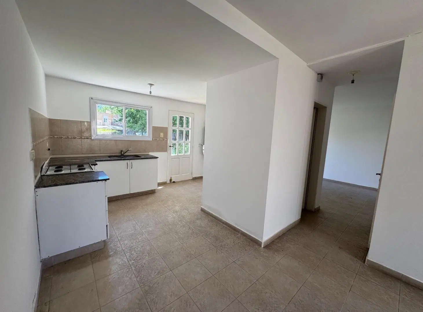 VENTA CASA 3 DORMITORIOS ZONA NORTE HOUSING CALANDRIA 4