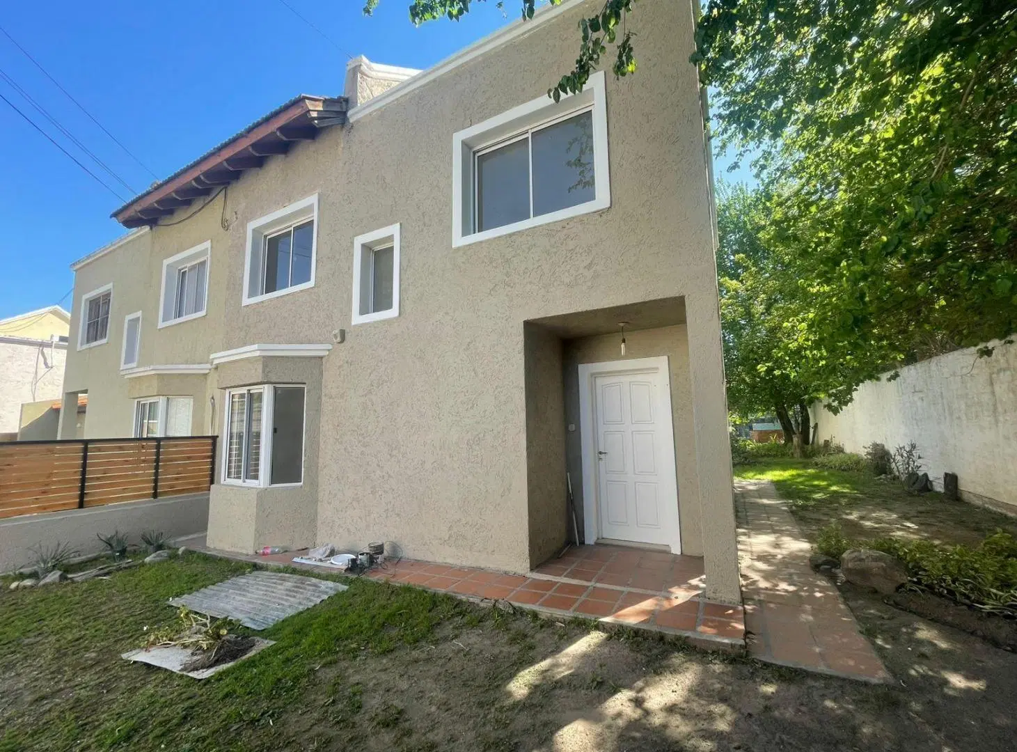 VENTA CASA 3 DORMITORIOS ZONA NORTE HOUSING CALANDRIA 3