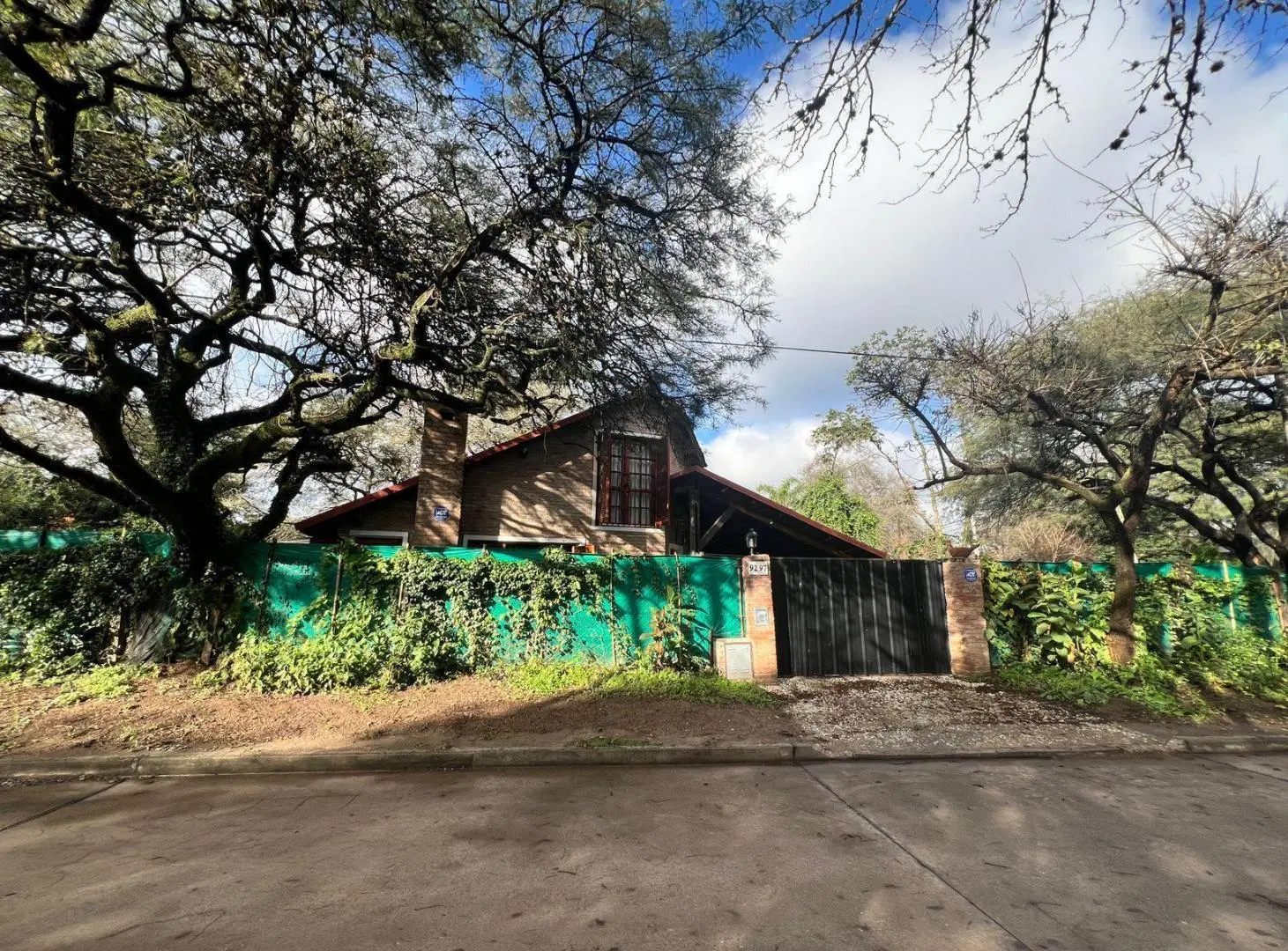 CINTRA ESQ. LOS ÁLAMOS  Exclusiva Casa de Diseño en el Corazón de Rivera Indarte 5