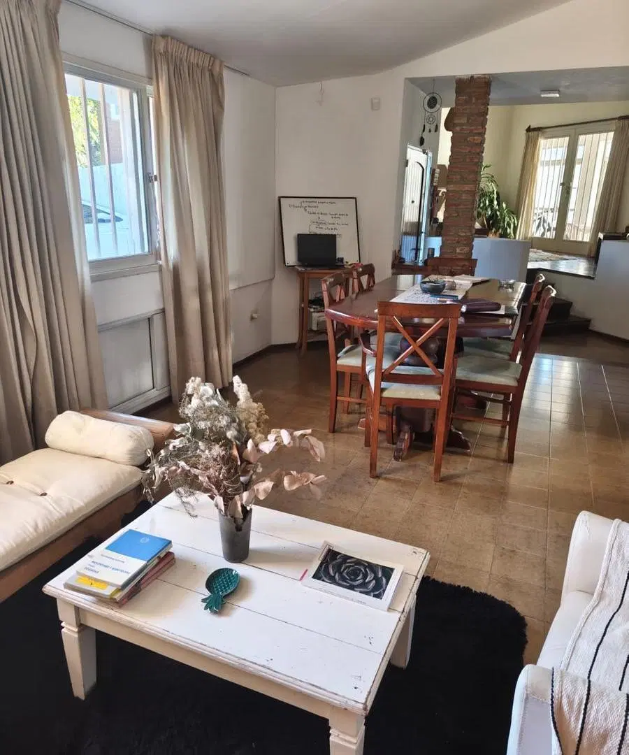 Venta de casa 3 dormitorios en Arguello 4