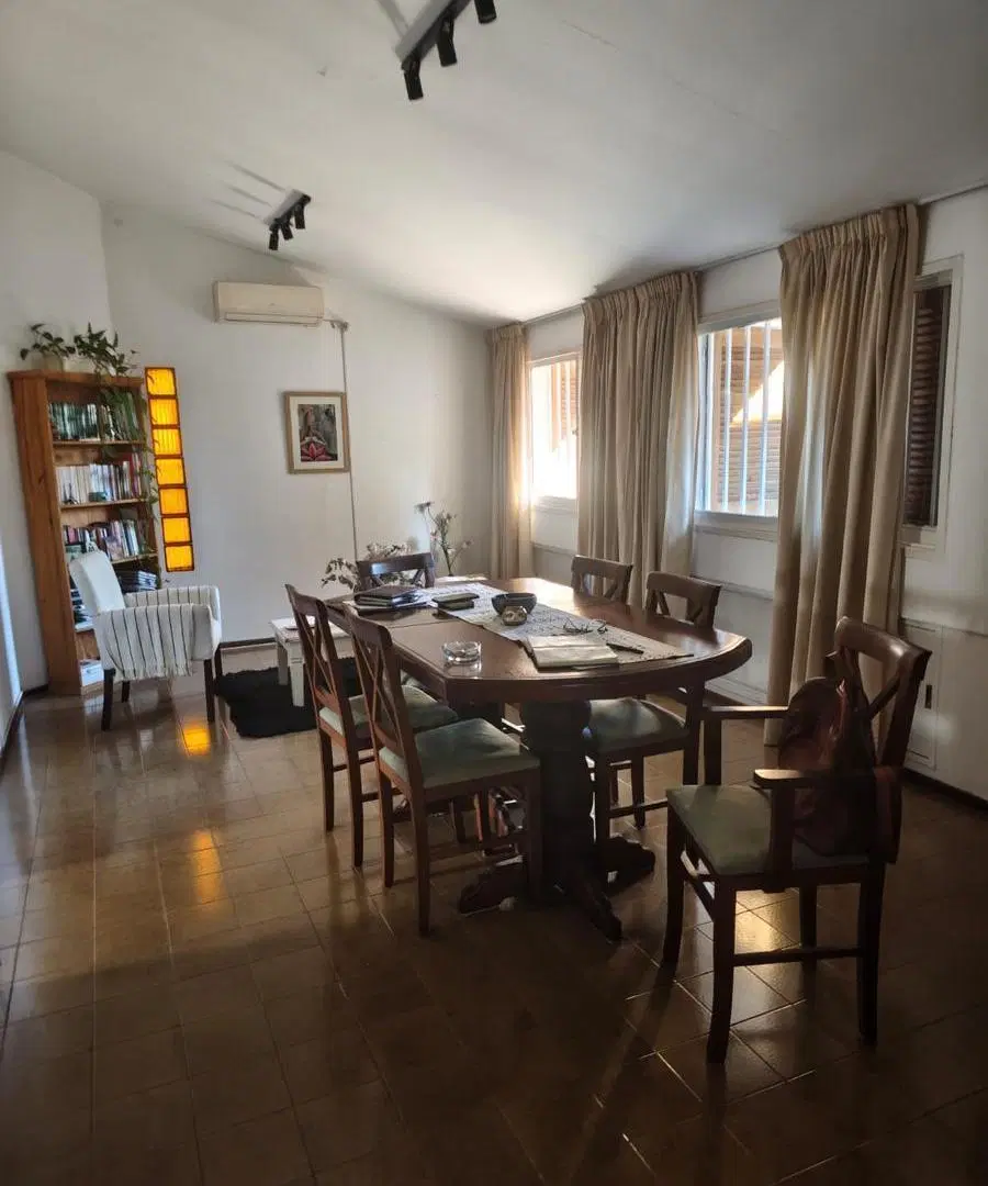 Venta de casa 3 dormitorios en Arguello 2
