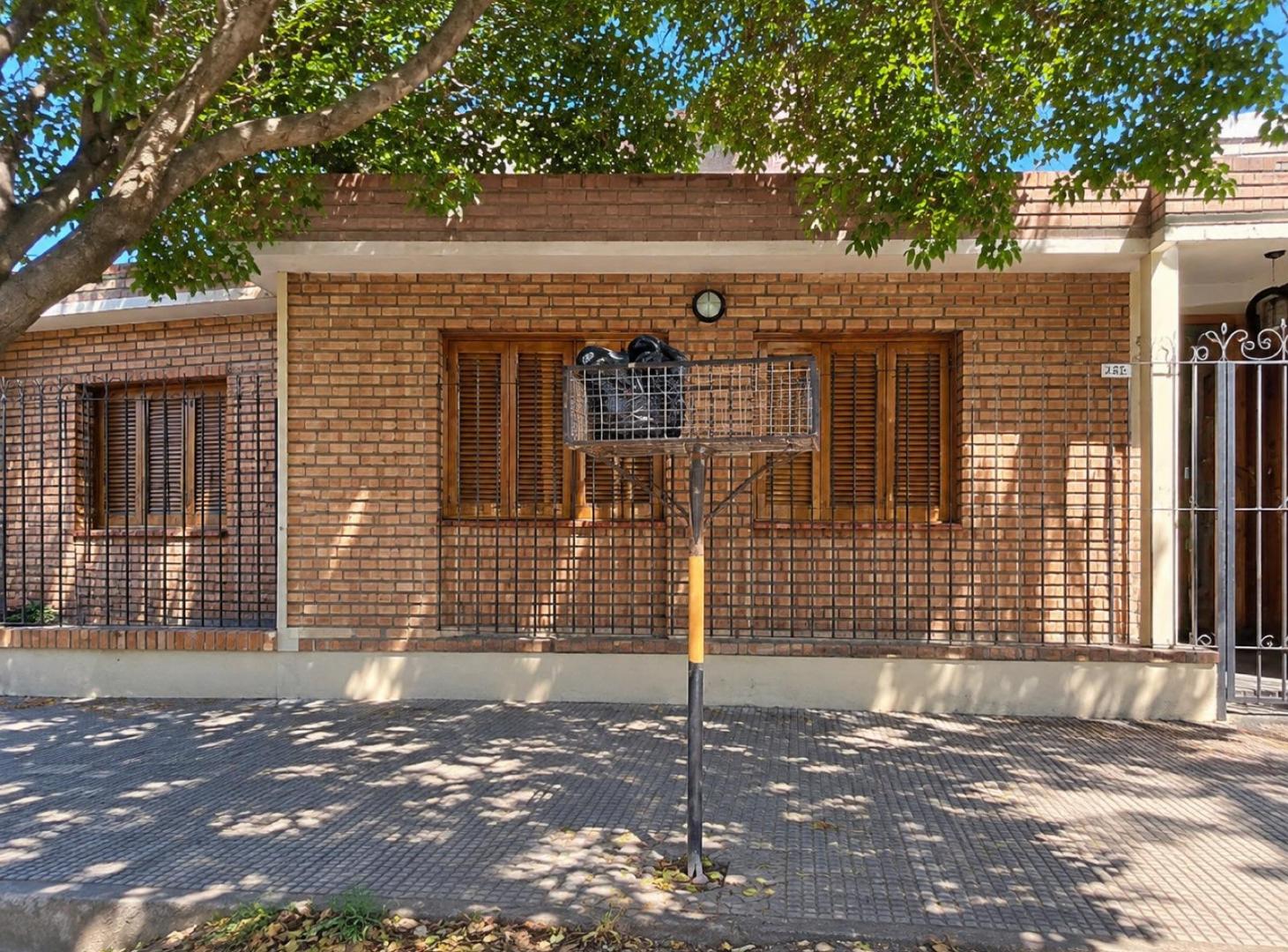 Foto de VENTA CASA EN CENTRO LA CALERA - 2 UNIDADES A MTS DE AV. VELEZ SARSFIELD, imagen 1