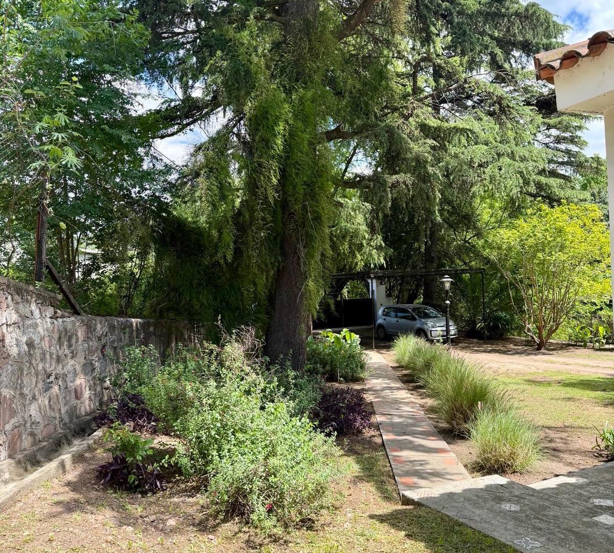Foto de Casa en Venta en Río Ceballos | 5 Dormitorios, Estilo Colonial, 670 m², imagen 3