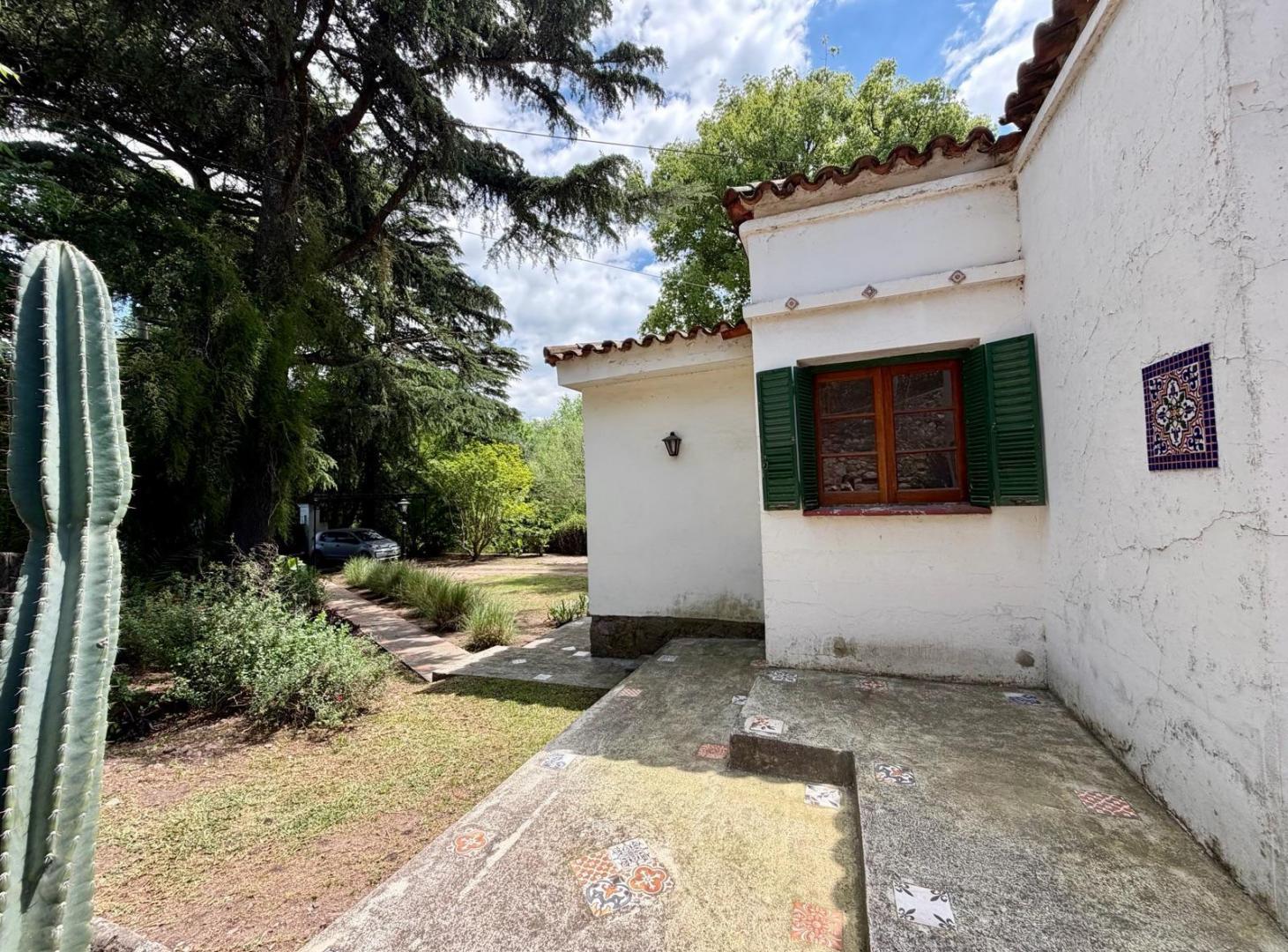 Foto de Casa en Venta en Río Ceballos | 5 Dormitorios, Estilo Colonial, 670 m², imagen 4