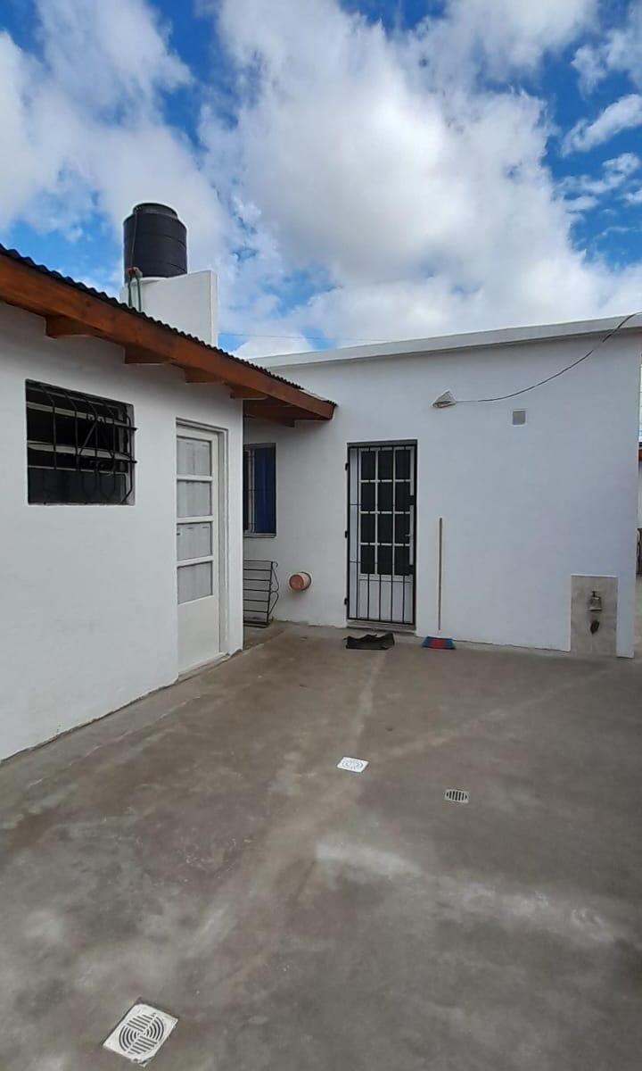 VENTA CASA 3 AMB C/QUINCHO Y GARAGE