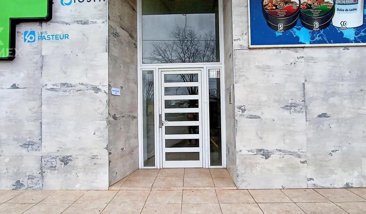 Venta Locales Comerciales y Oficinas - Pilar 1