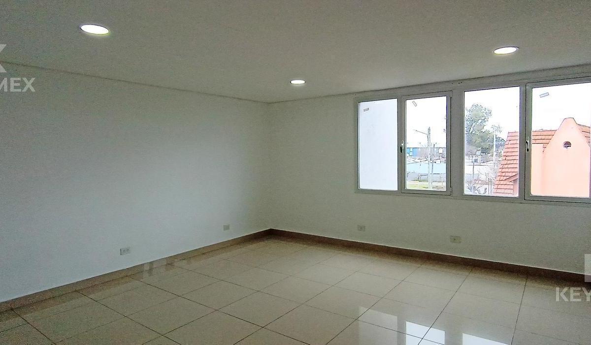 Venta Locales Comerciales y Oficinas - Pilar 5