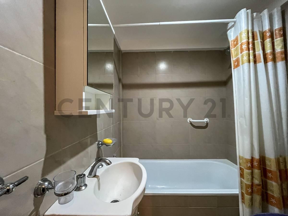 Foto de Venta de departamento de un ambiente con cochera, Centro, Mar del Plata., imagen 3