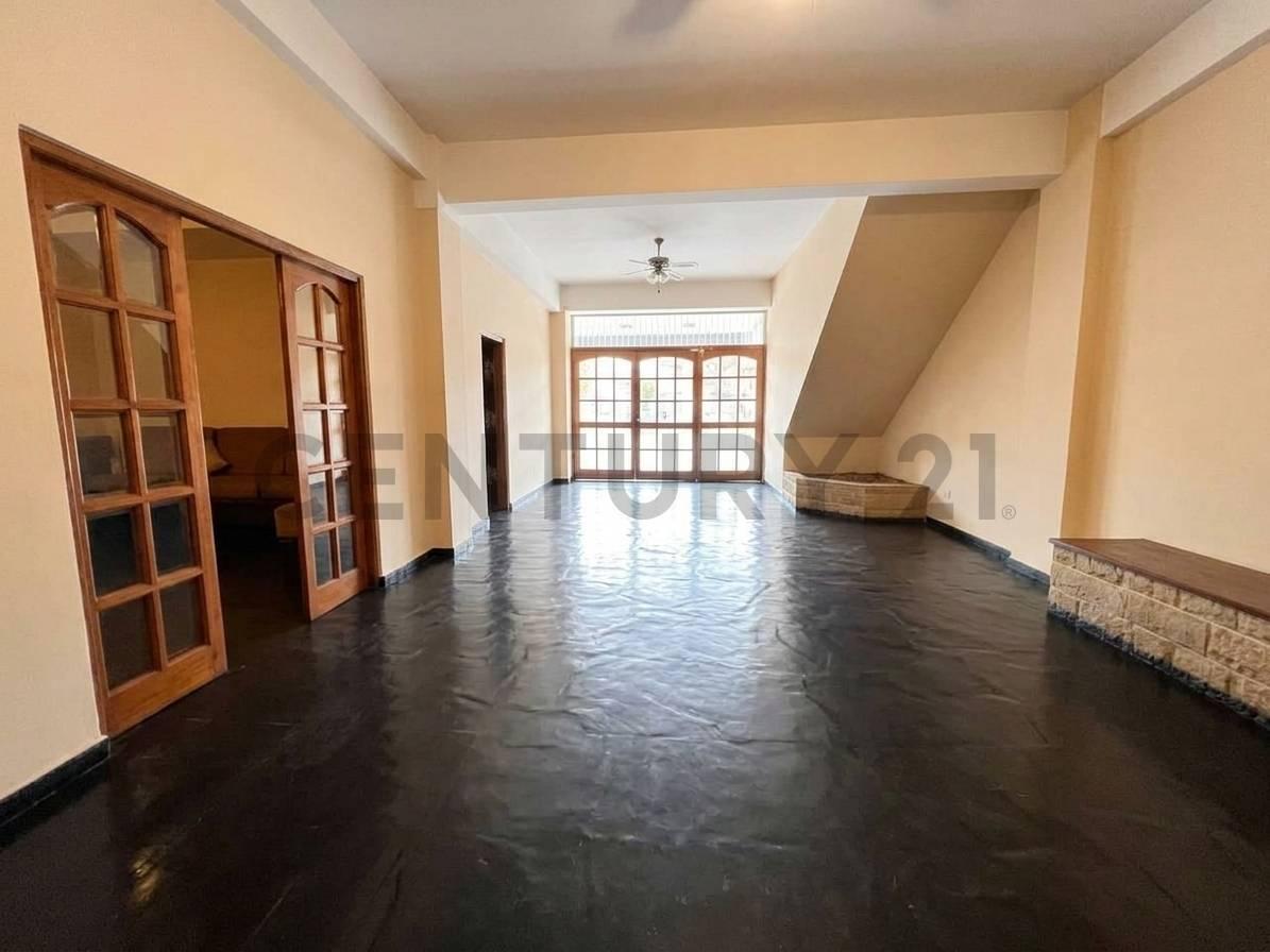 Foto de Venta en block sobre lote propio local comercial y departamento de 3, imagen 2